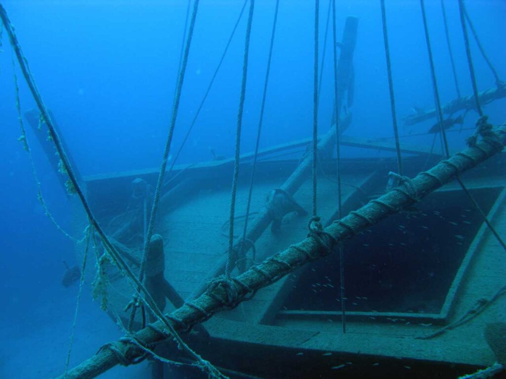 Reconstruction of the Uluburun Shipwreck